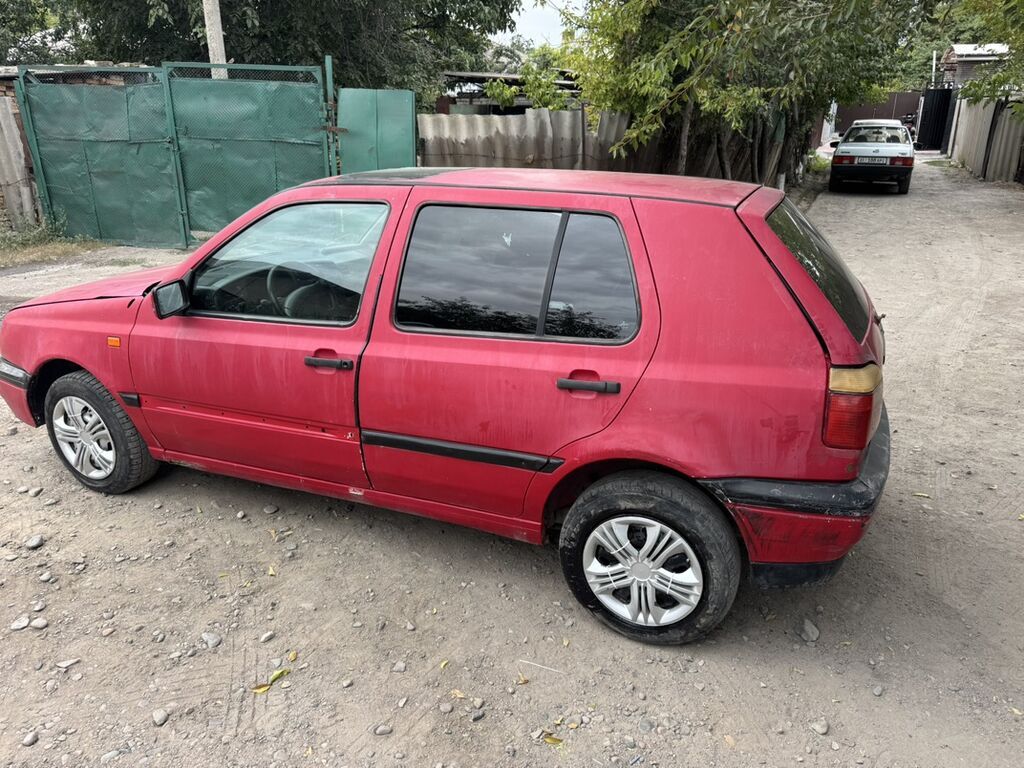 Volkswagen Golf: 1994 г., Механика, Бензин, Хэтчбэк: фото 4