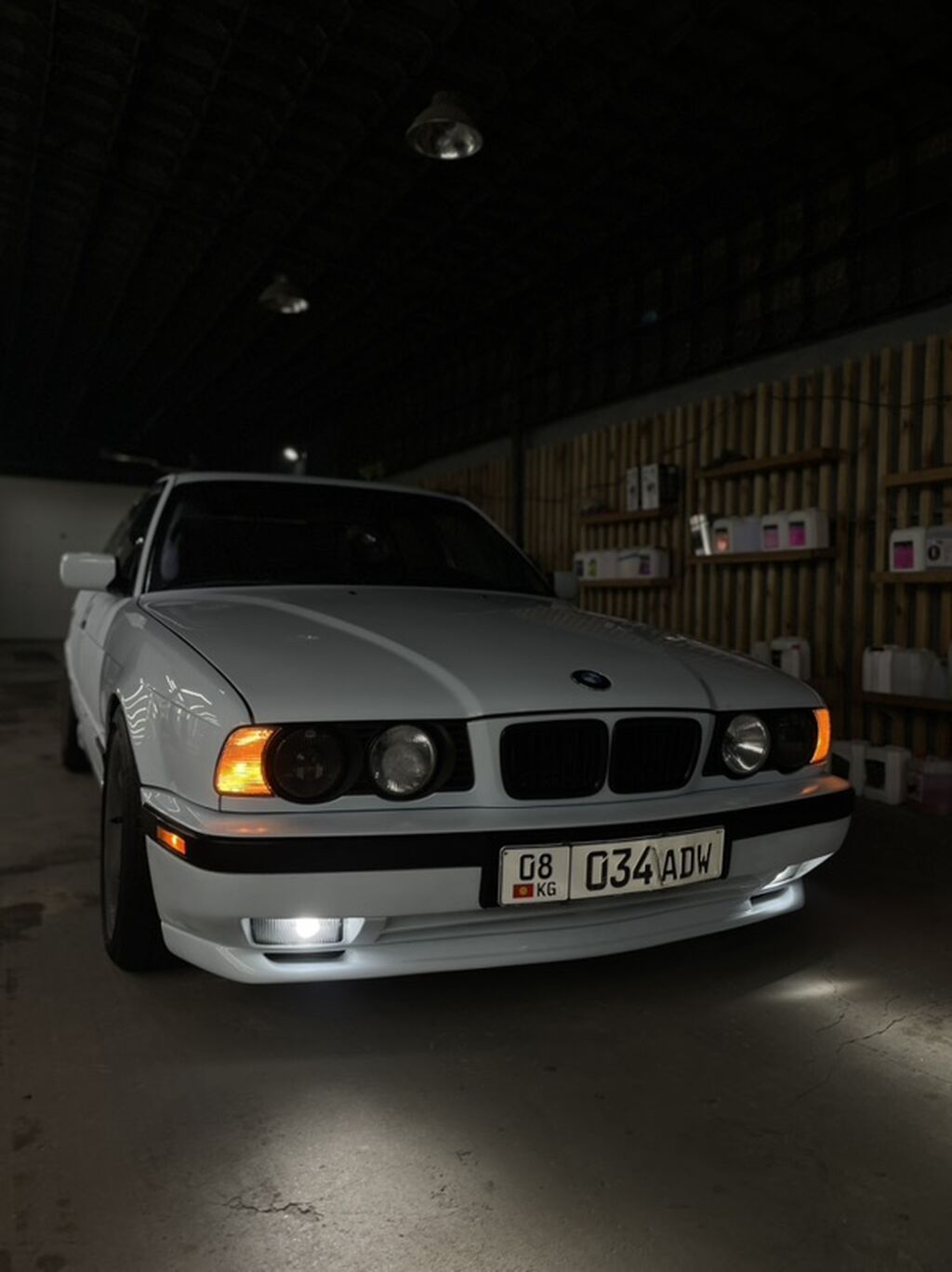 BMW 5 series: 1992 г., 3 л, Механика, Бензин, Седан: фото 4