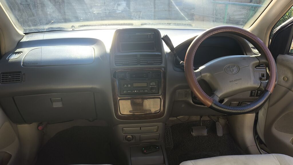 Toyota Ipsum: 2001 г., 2 л, Автомат, Бензин, Минивэн: фото 6