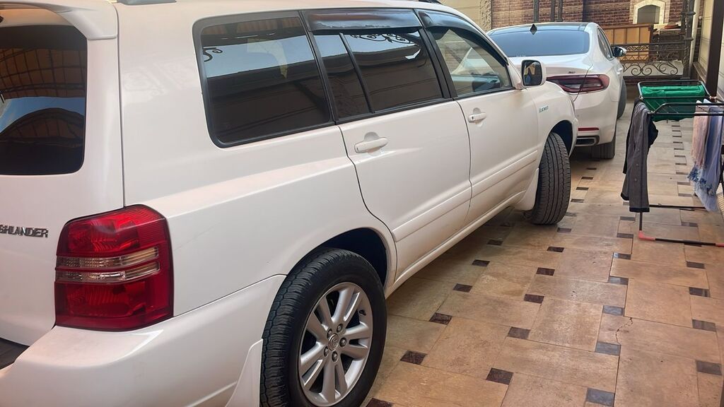 Toyota Highlander: 2003 г., 3 л, Автомат, Газ, Кроссовер: фото 2