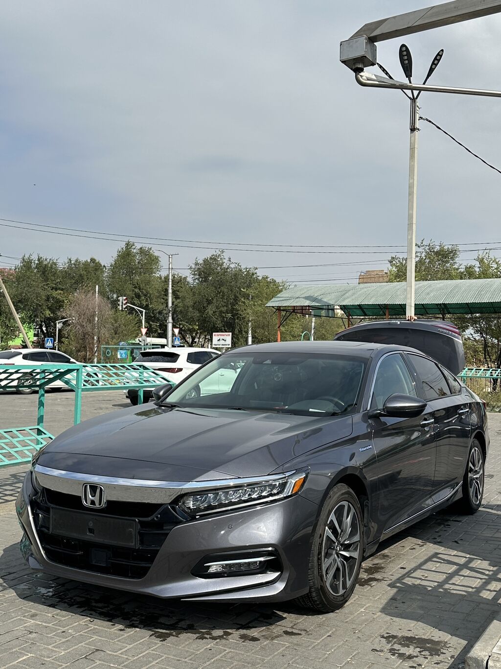 Honda Accord: 2019 г., 2 л, Вариатор, Гибрид, Седан: фото 2