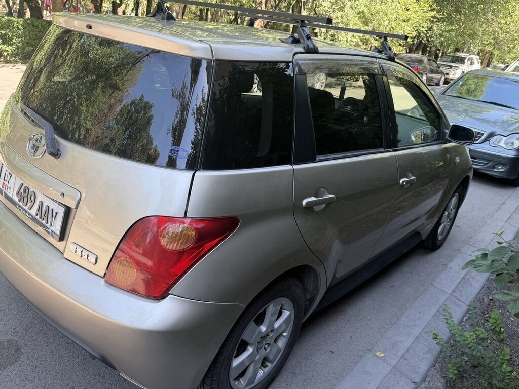 Toyota Ist 2003 г., хэтчбэк: фото 5
