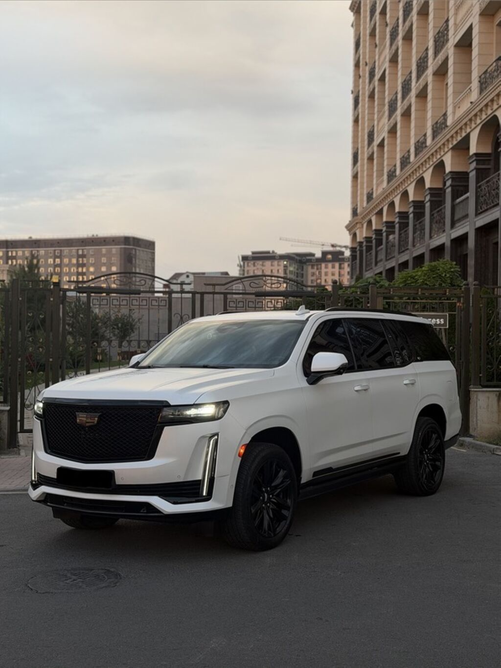 Cadillac Escalade: 2021 г., 6.2 л, Автомат, Бензин, Внедорожник: фото 2