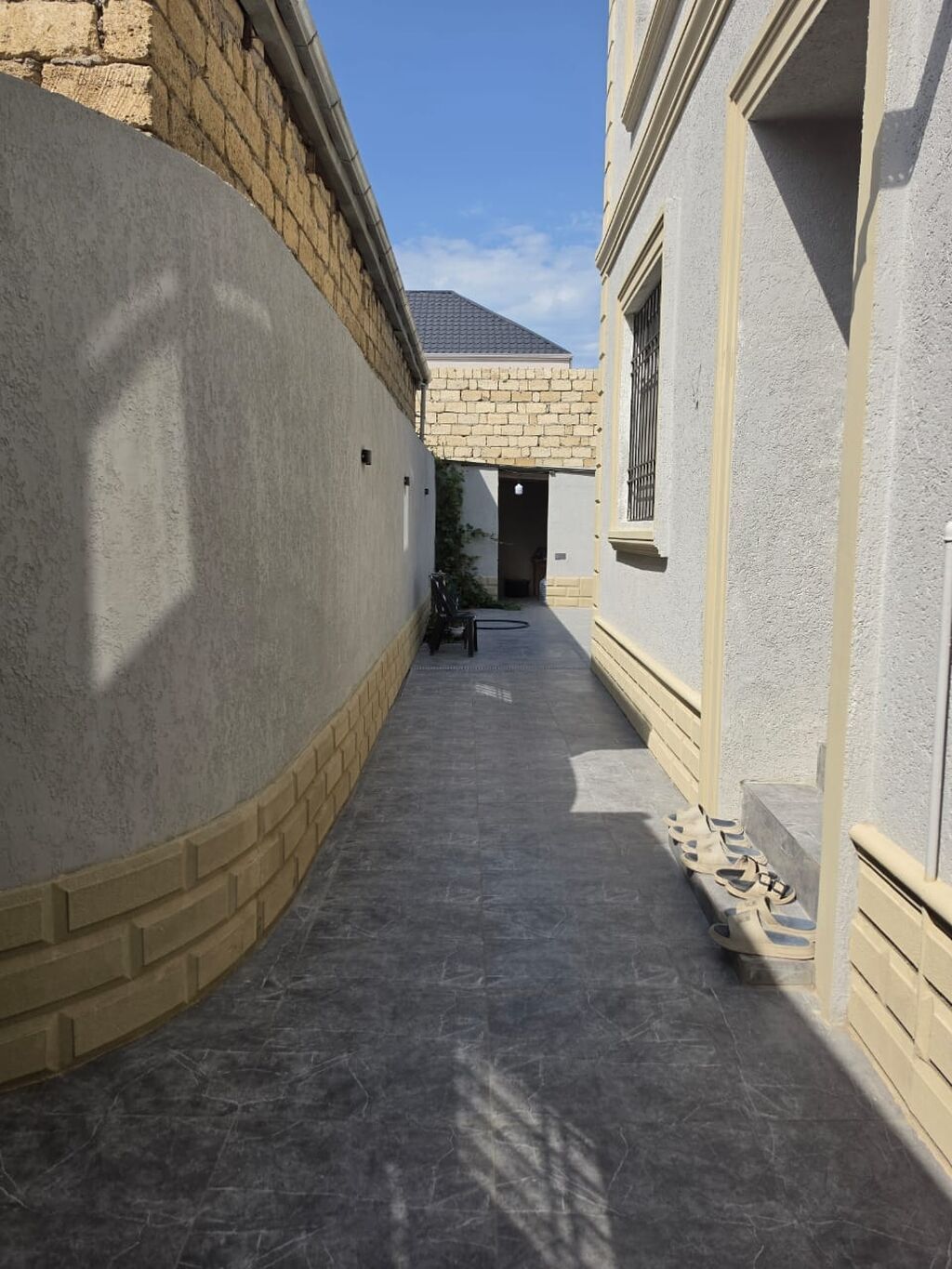 Mehtiabad qəsəbəsi digah yolun ustundə 4 otaqli 2 samuzer evin icində