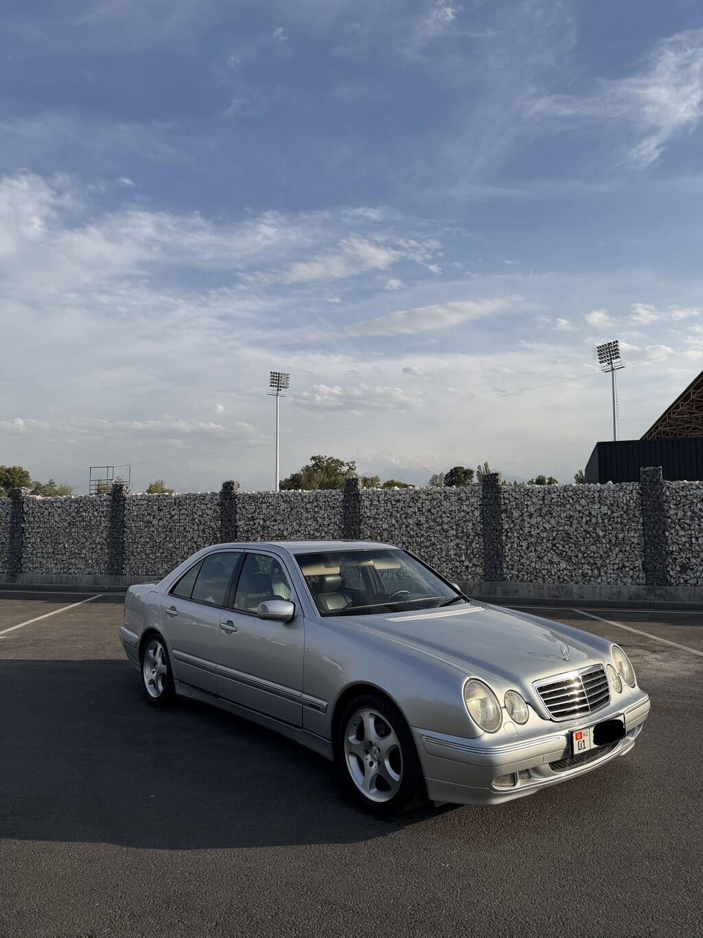 Mercedes-Benz E-Class: 2000 г., 3.2 л, Автомат, Бензин, Седан: фото 2