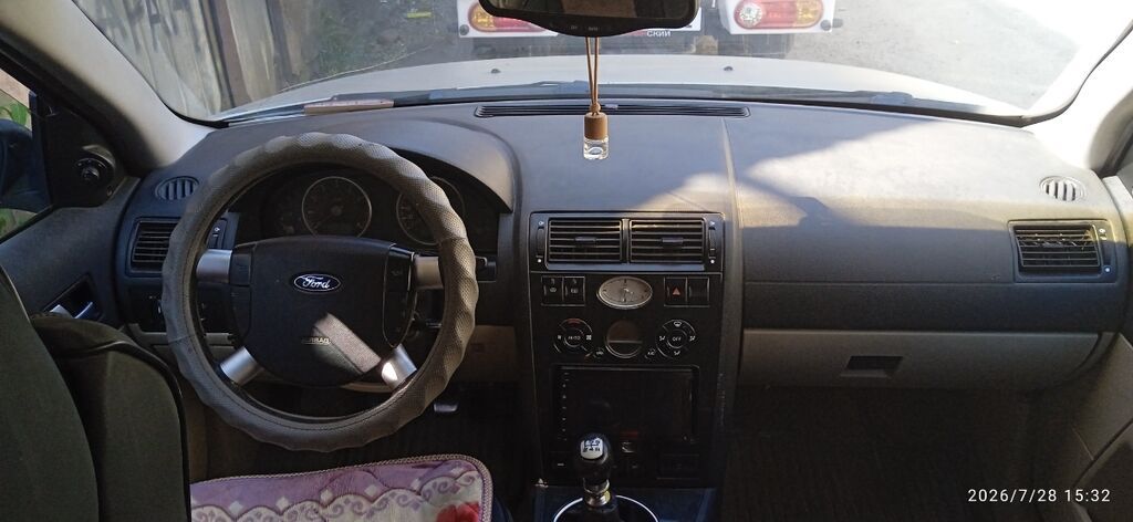 Ford Mondeo: 2001 г., 1.8 л, Механика, Бензин, Универсал: фото 2