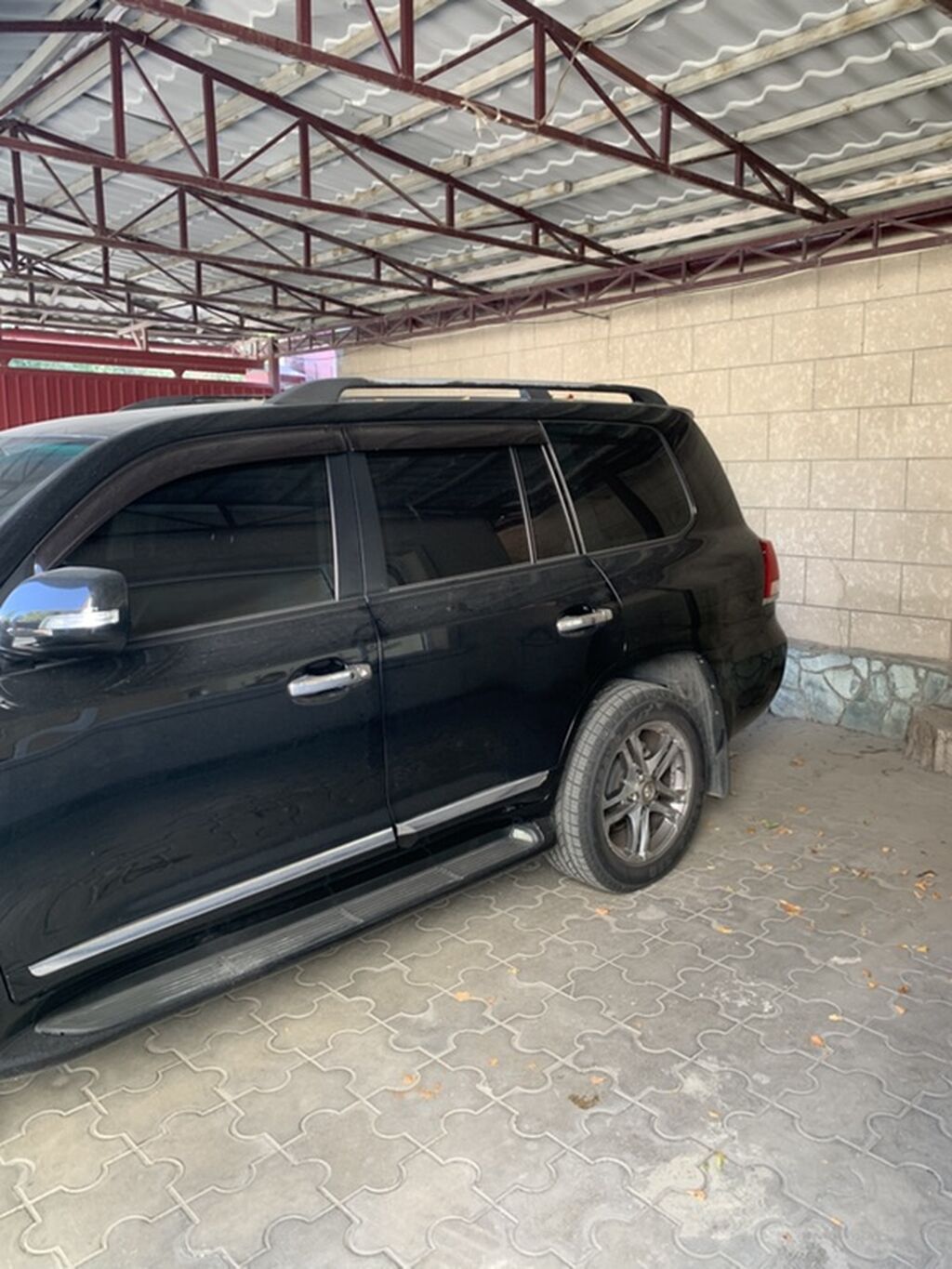 Toyota Land Cruiser: 2011 г., 4 л, Автомат, Бензин, Универсал: фото 2
