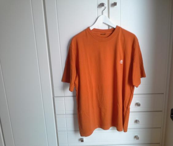 Men's T-shirts: Aνδρικη μπλουζα timberland χρωματος πορτοκαλι και μεγεθους L-XL. σε lalafo.gr Aνδρικη μπλουζα timberland χρωματος πορτοκαλι και μεγεθους L-XL. σε Αθήνα
