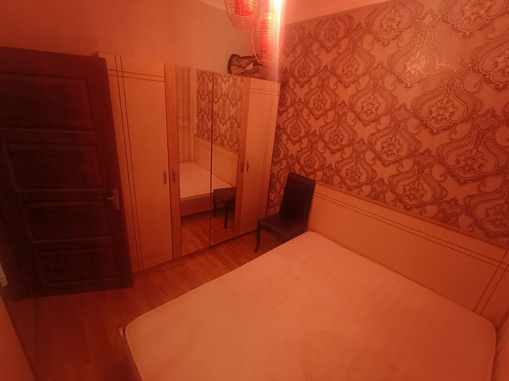 Tam mebellı 1 otaqlı mənzil (studia tipli zaldan mətbəxə açılan