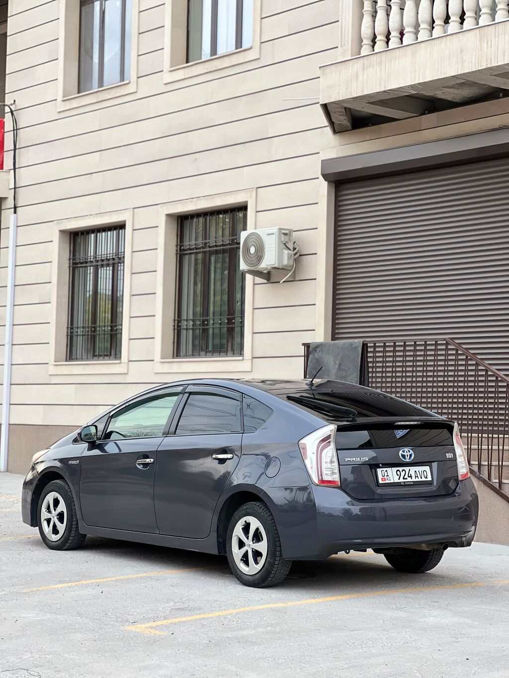 Toyota Prius: 2013 г., 1.8 л, Вариатор, Гибрид, Лифтбек: фото 5