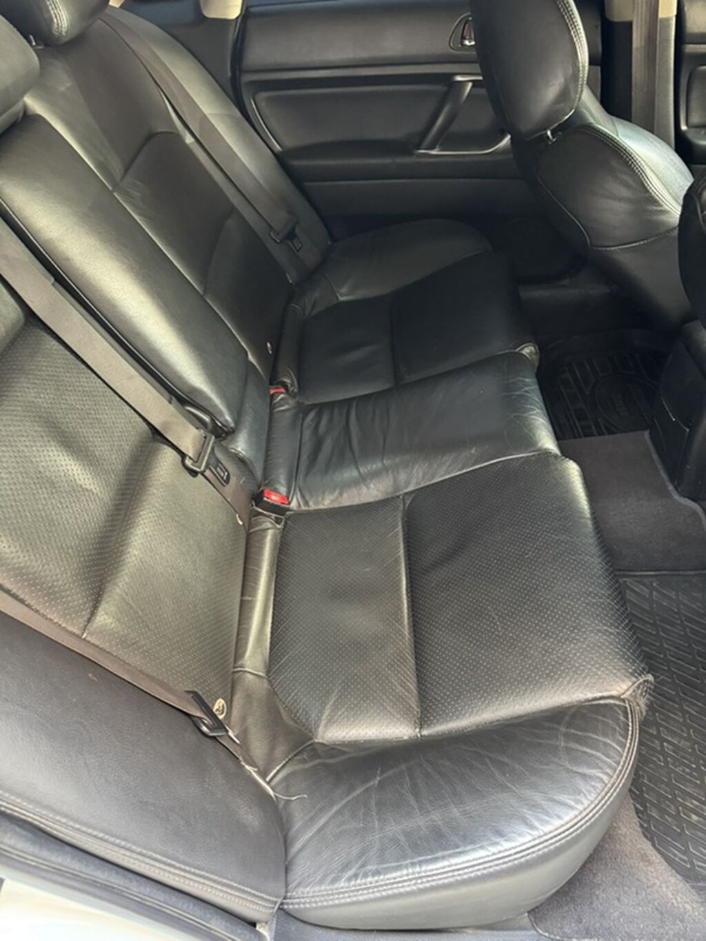 Subaru Legacy: 2004 г., 2 л, Автомат, Бензин, Седан: фото 5