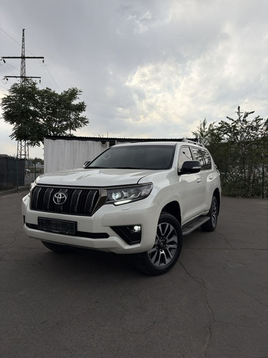 Toyota Land Cruiser Prado: 2022 г., 4 л, Автомат, Бензин, Внедорожник: фото 2