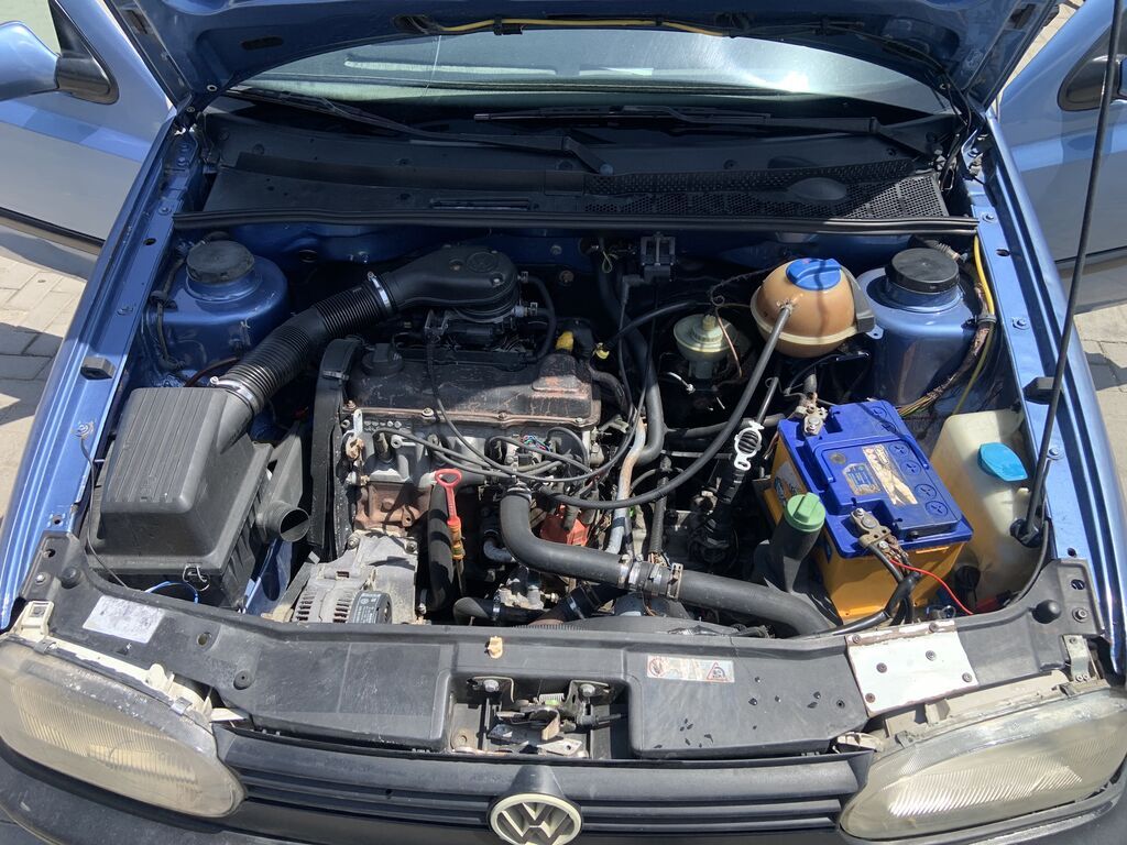 Volkswagen Golf: 1993 г., 1.8 л, Механика, Бензин, Хэтчбэк: фото 7