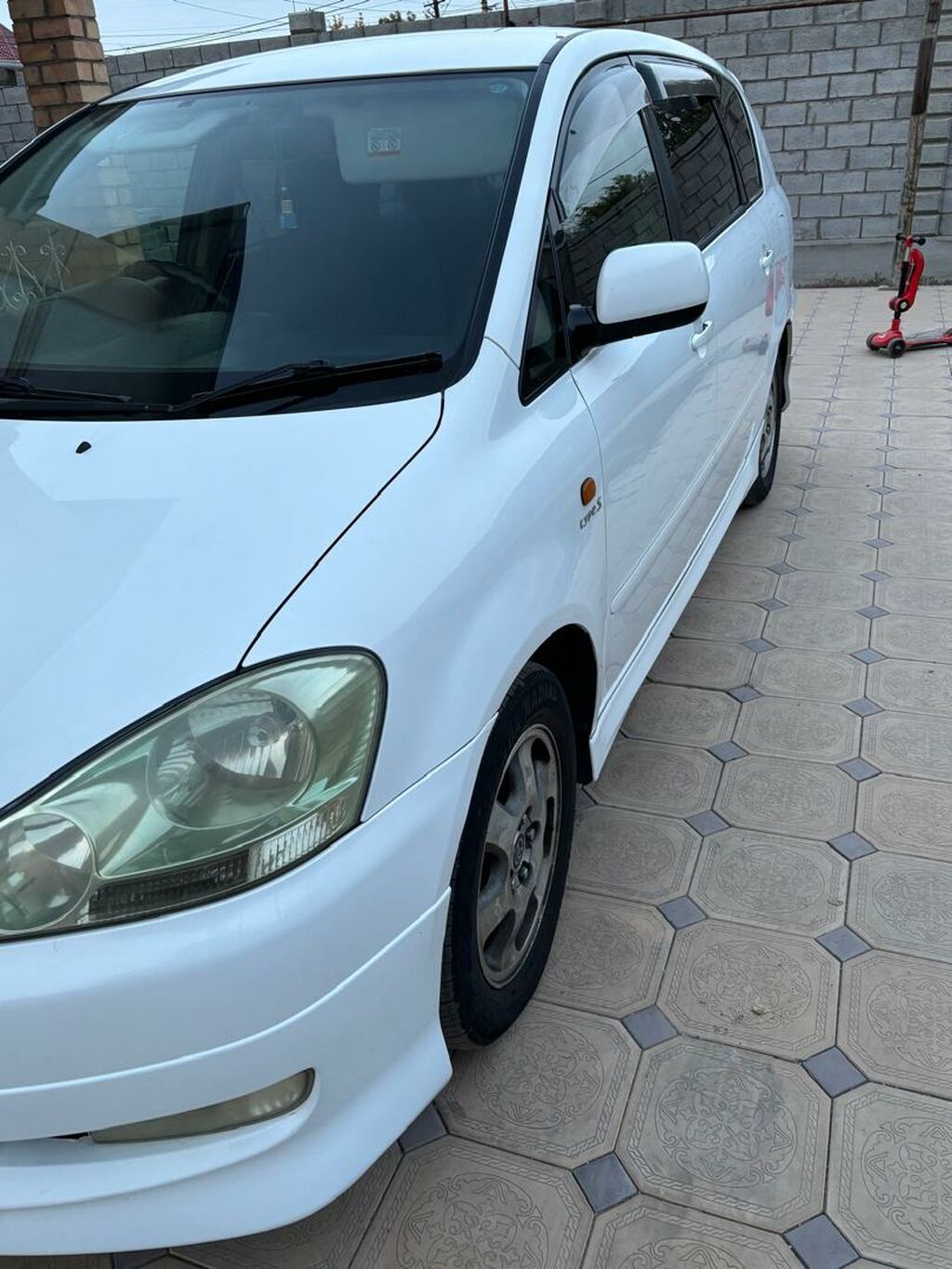 Toyota Ipsum: 2002 г., 2.4 л, Бензин, Минивэн: фото 3