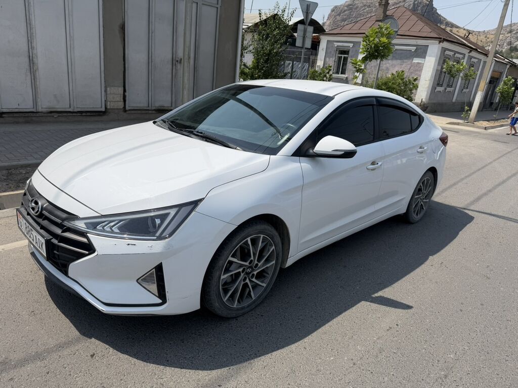 Hyundai Avante: 2018 г., 1.6 л, Автомат, Бензин, Седан: фото 2