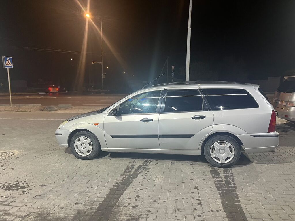 Ford Focus: 2002 г., 1.6 л, Автомат, Универсал: фото 3