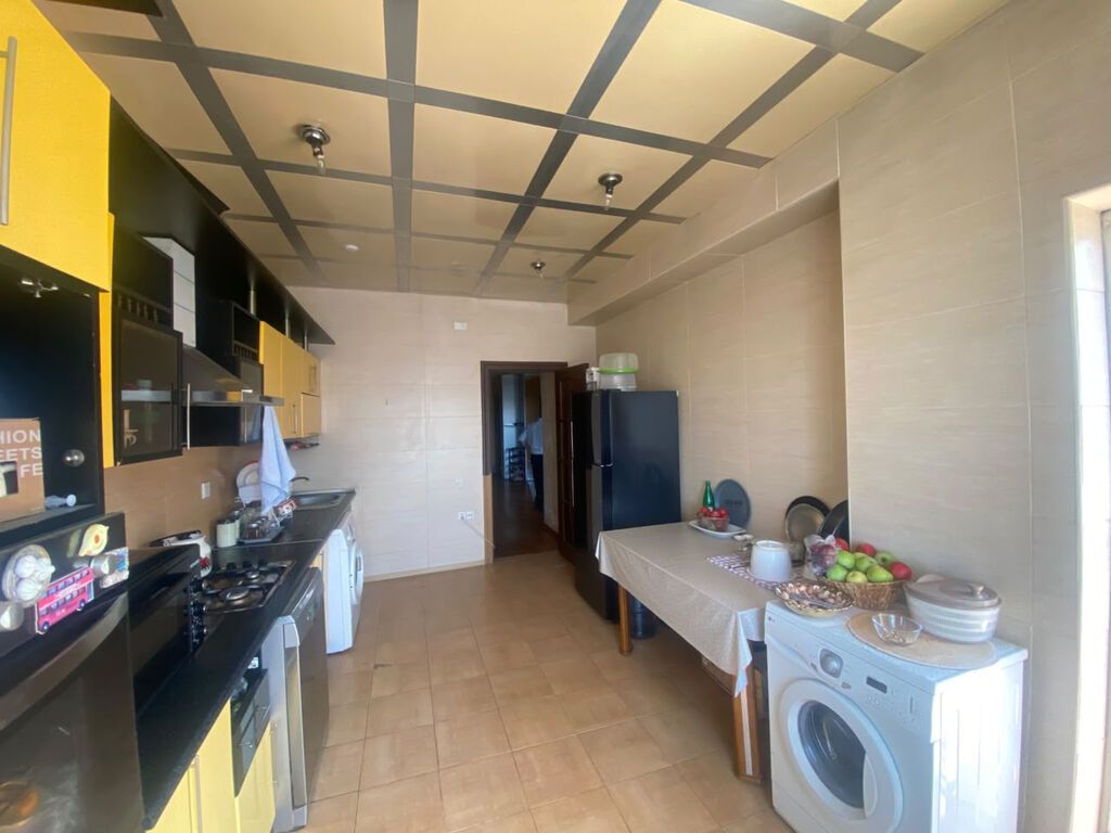 3 otaqlı, Yeni tikili, 135 kv. m