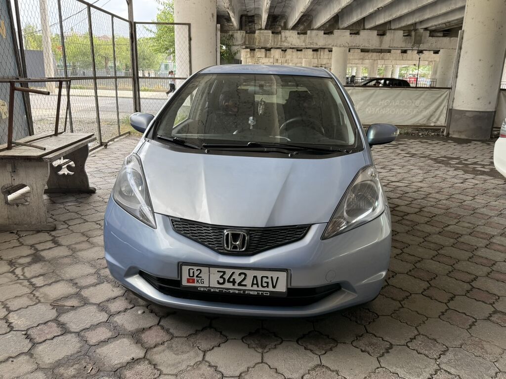 Honda Jazz: 2009 г., 1.3 л, Робот, Бензин, Хэтчбэк: фото 3
