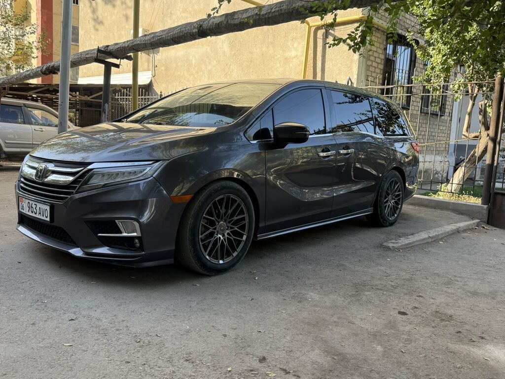 Honda Odyssey: 2019 г., 3.5 л, Автомат, Бензин, Минивэн: фото 2