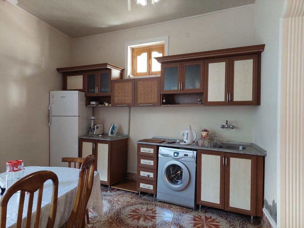 🏠 TƏLƏBƏ QIZLAR ÜÇÜN KİRAYƏ EVİ Gəncə şəhəri, Ozan küçəsində yerləşən