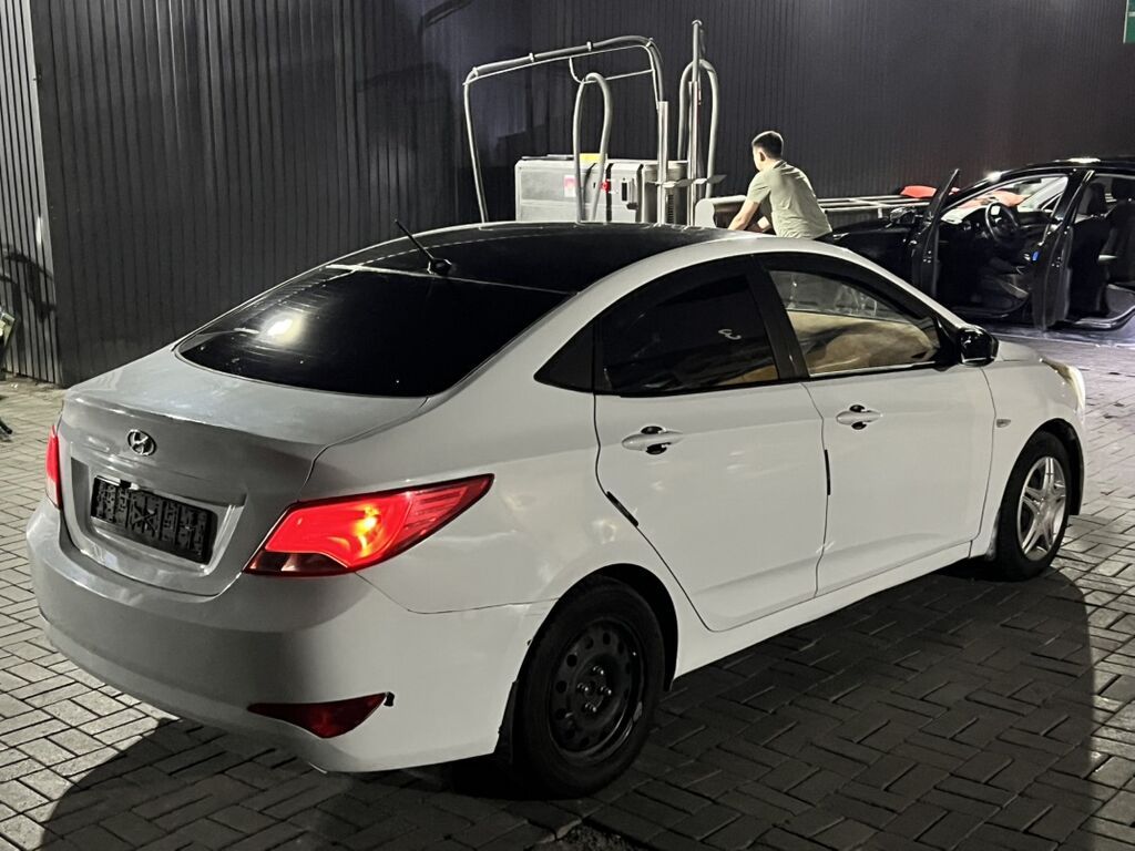 Hyundai Solaris: 2015 г., 1.4 л, Автомат, Бензин, Седан: фото 5