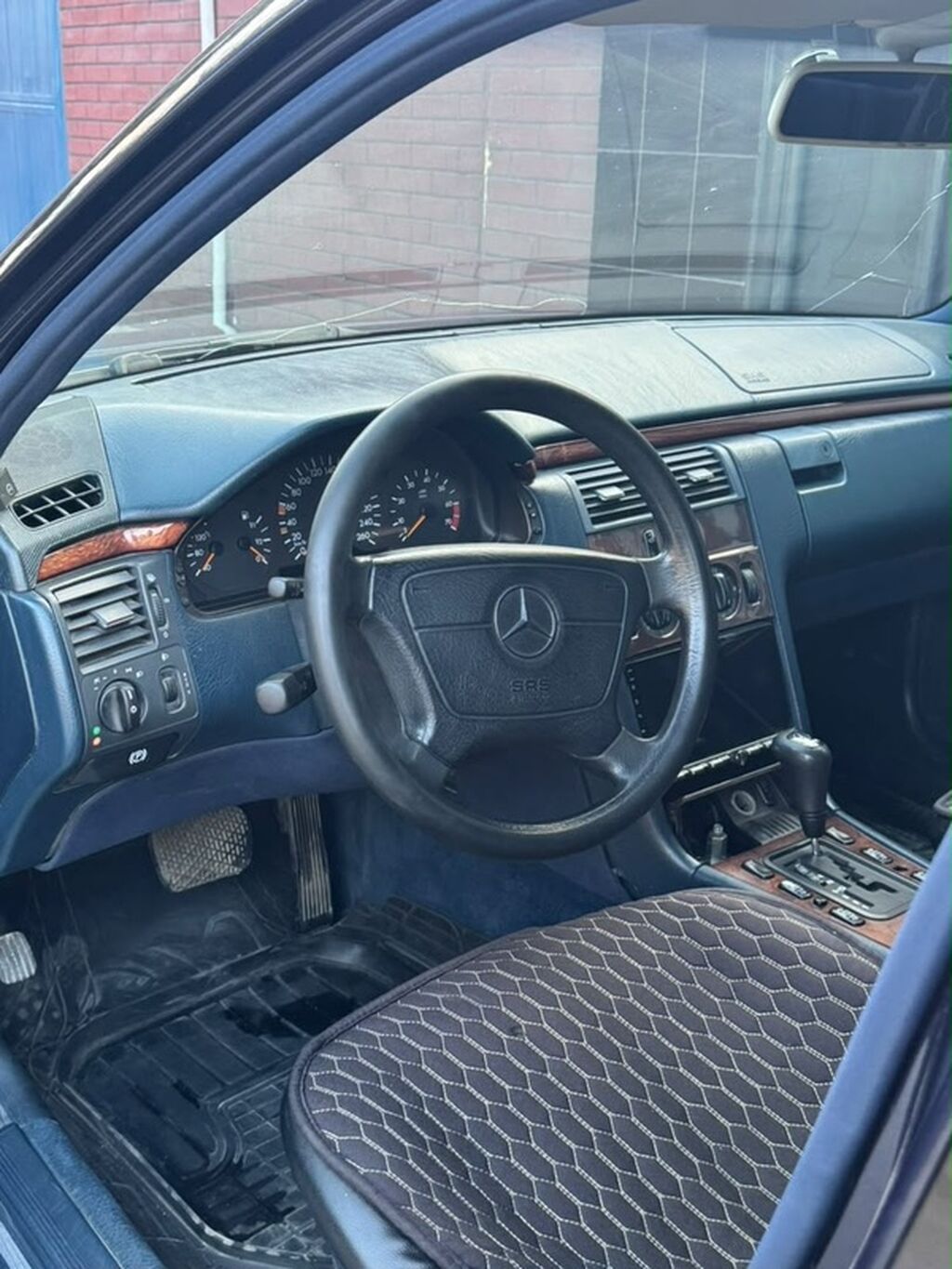 Mercedes-Benz E-Class: 1997 г., 3.2 л, Автомат, Газ, Седан: фото 6