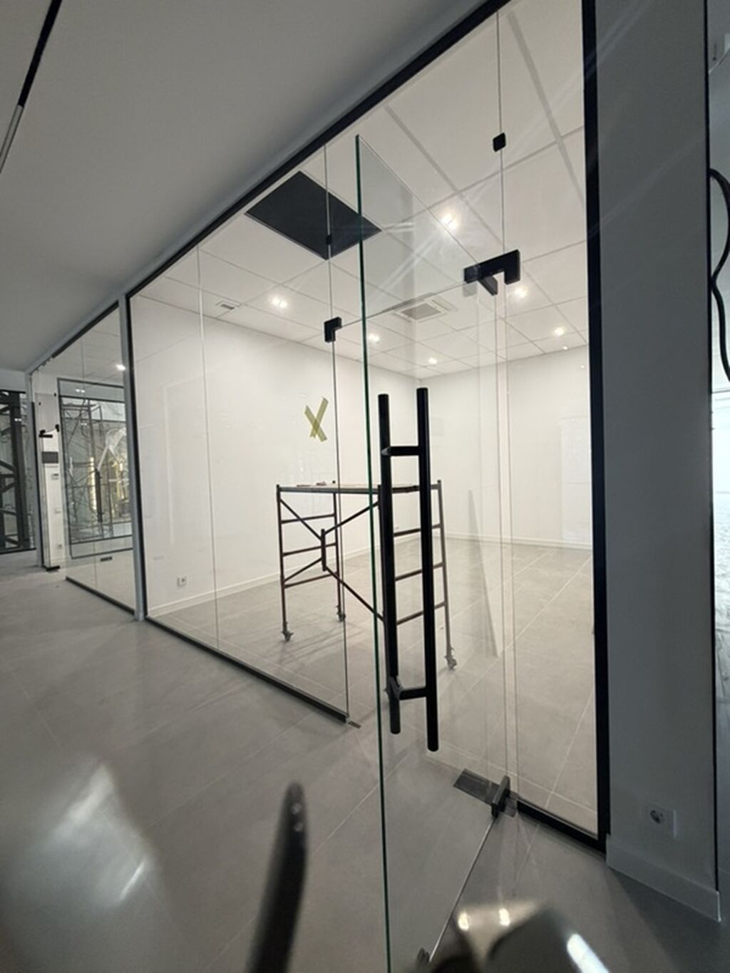 Сдаются бутики в бизнес‑центре ONE group, 2 этаж. 20-22m2 По цене и: фото 7