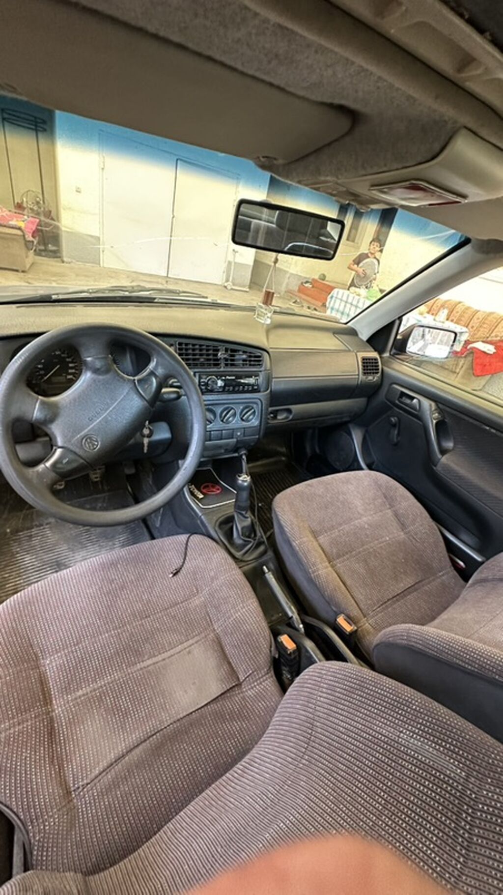 Volkswagen Vento: 1997 г., 1.6 л, Механика, Бензин, Седан: фото 4