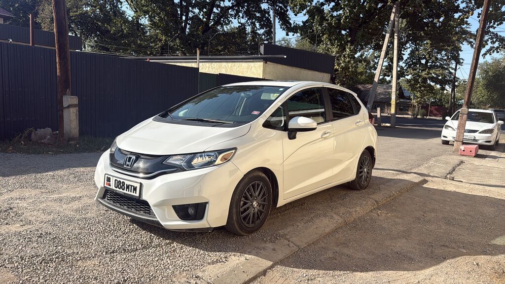 Honda Fit: 2016 г., 1.5 л, Автомат, Бензин, Хэтчбэк: фото 3