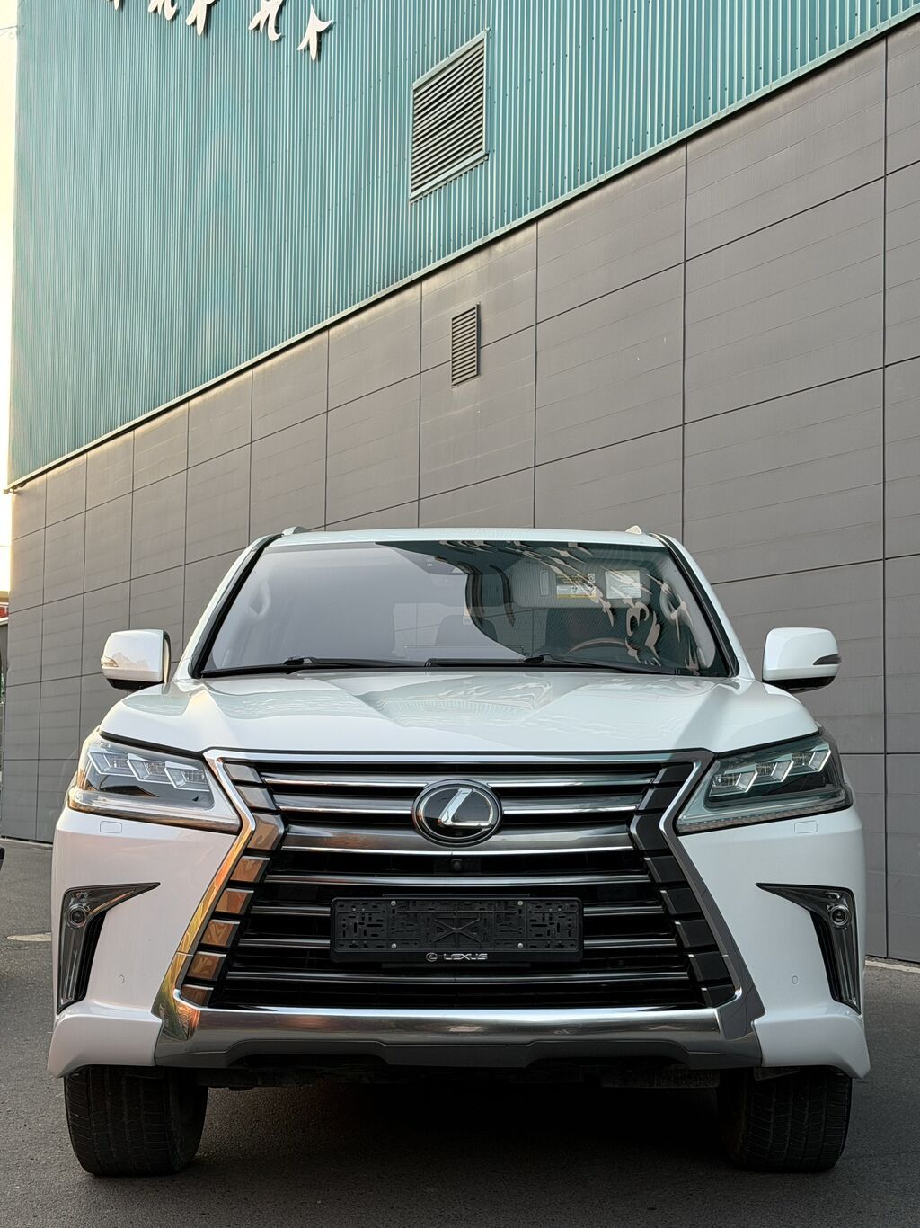 Lexus LX: 2018 г., 5.7 л, Автомат, Бензин, Внедорожник: фото 6