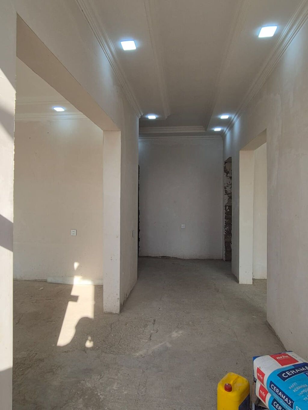 Buzovna 4 otaqlı, 140 kv. m, Yeni təmirli