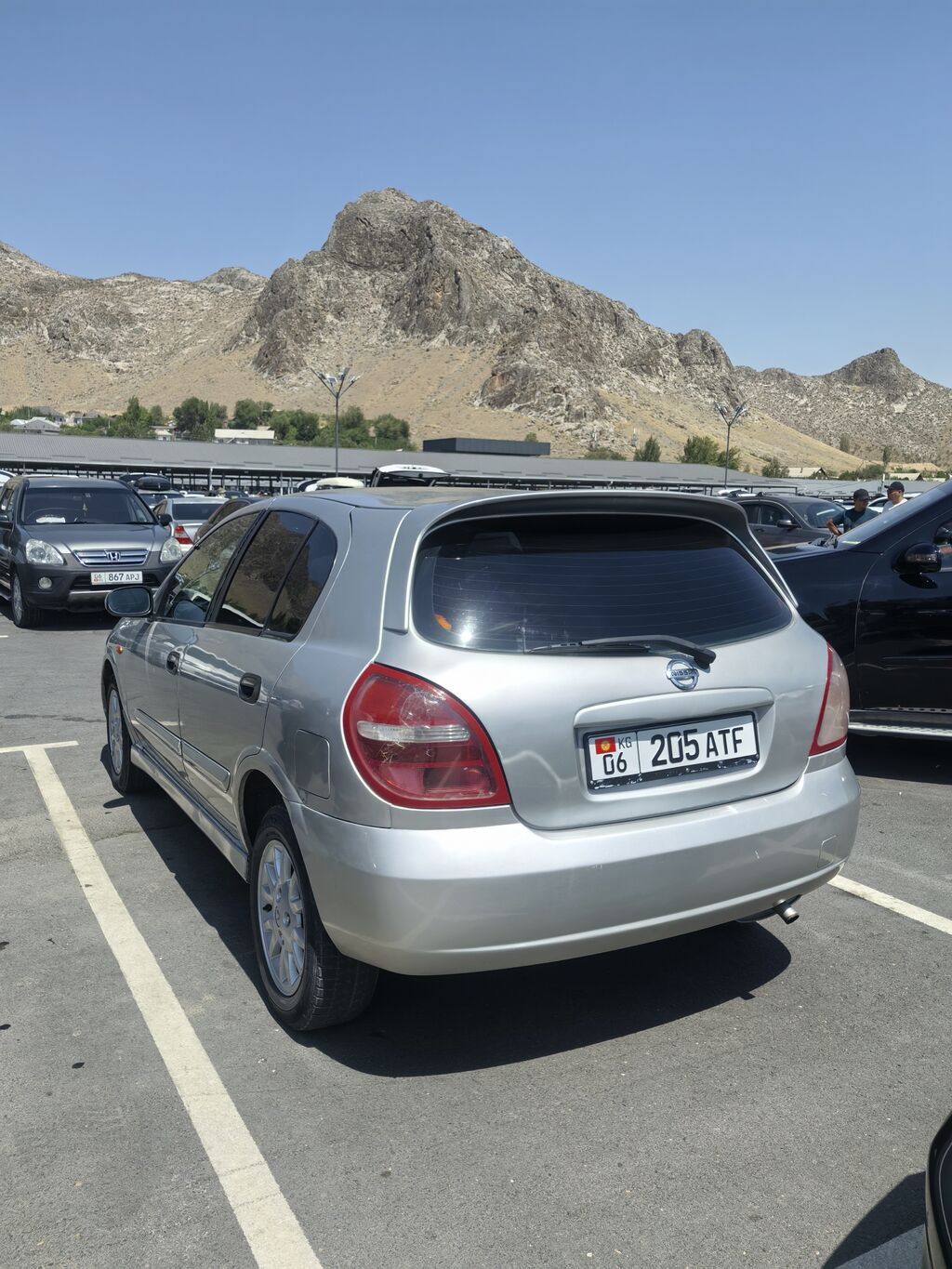 Nissan Almera: 2003 г., Хэтчбэк: фото 3