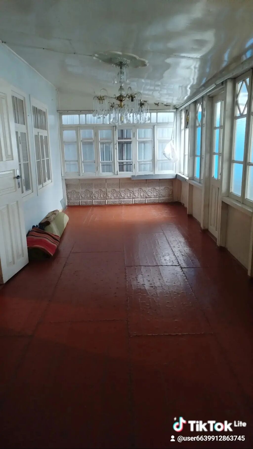 Satılır: həyəti olan fərdi yaşayış evi. Sabirabad şəhərinin tam