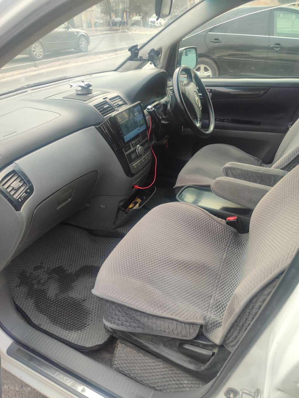 Toyota Ipsum: 2001 г., 2.4 л, Автомат, Газ-бензин (ГБО), Минивэн: фото 6
