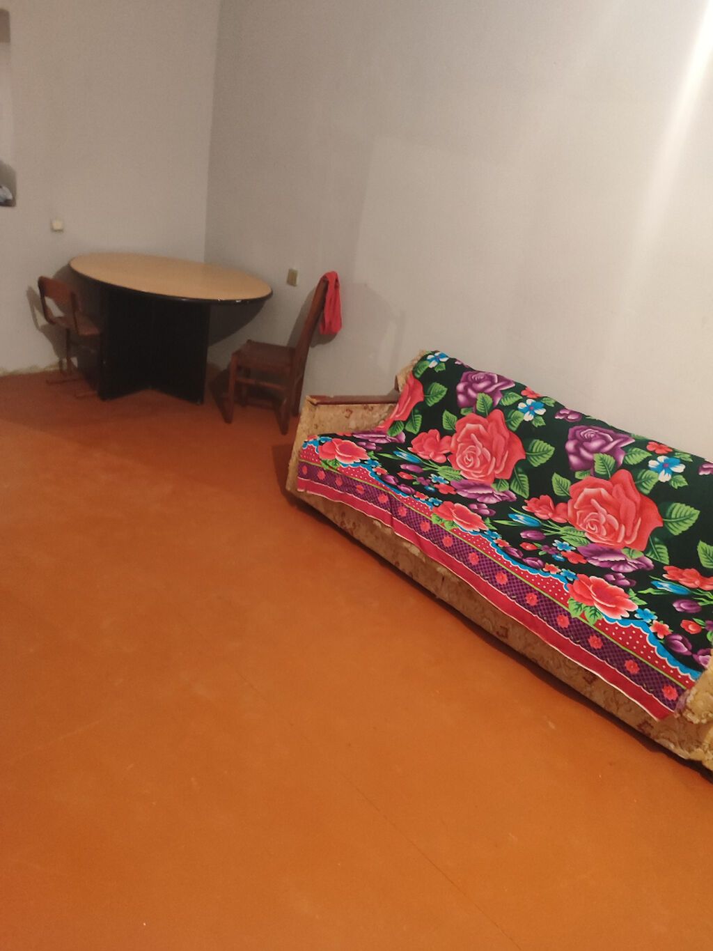 Koroğlu Böyükşor qəsəbəsində yerləşən köhnə həyət evi – 4 otaq