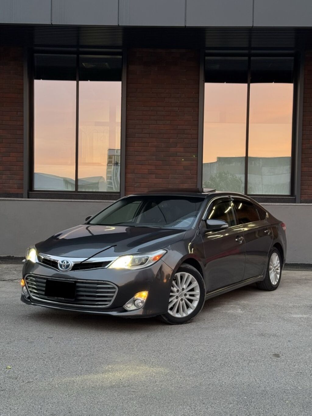 Toyota Avalon: 2015 г., 2.5 л, Гибрид, Седан: фото 2
