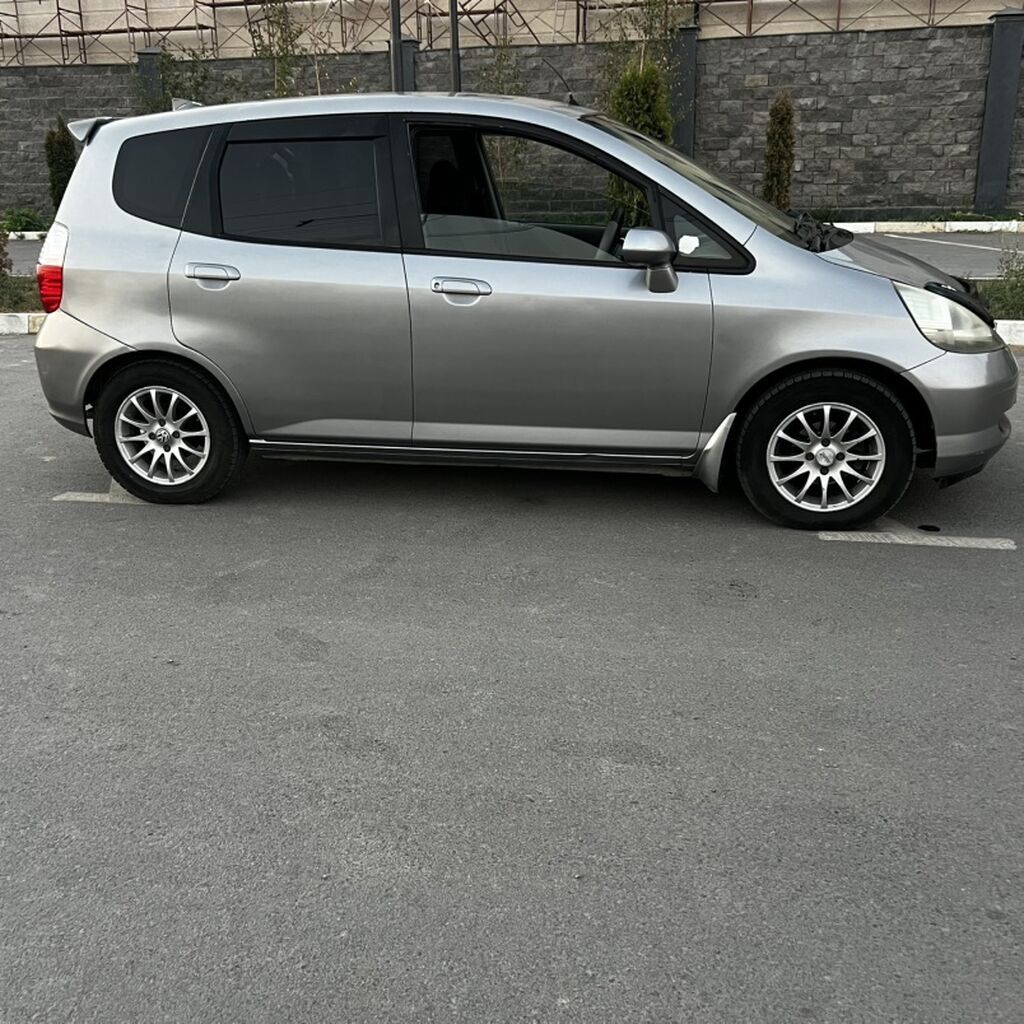 Honda Fit: 2004 г., 1.3 л, Вариатор, Бензин, Хэтчбэк: фото 6