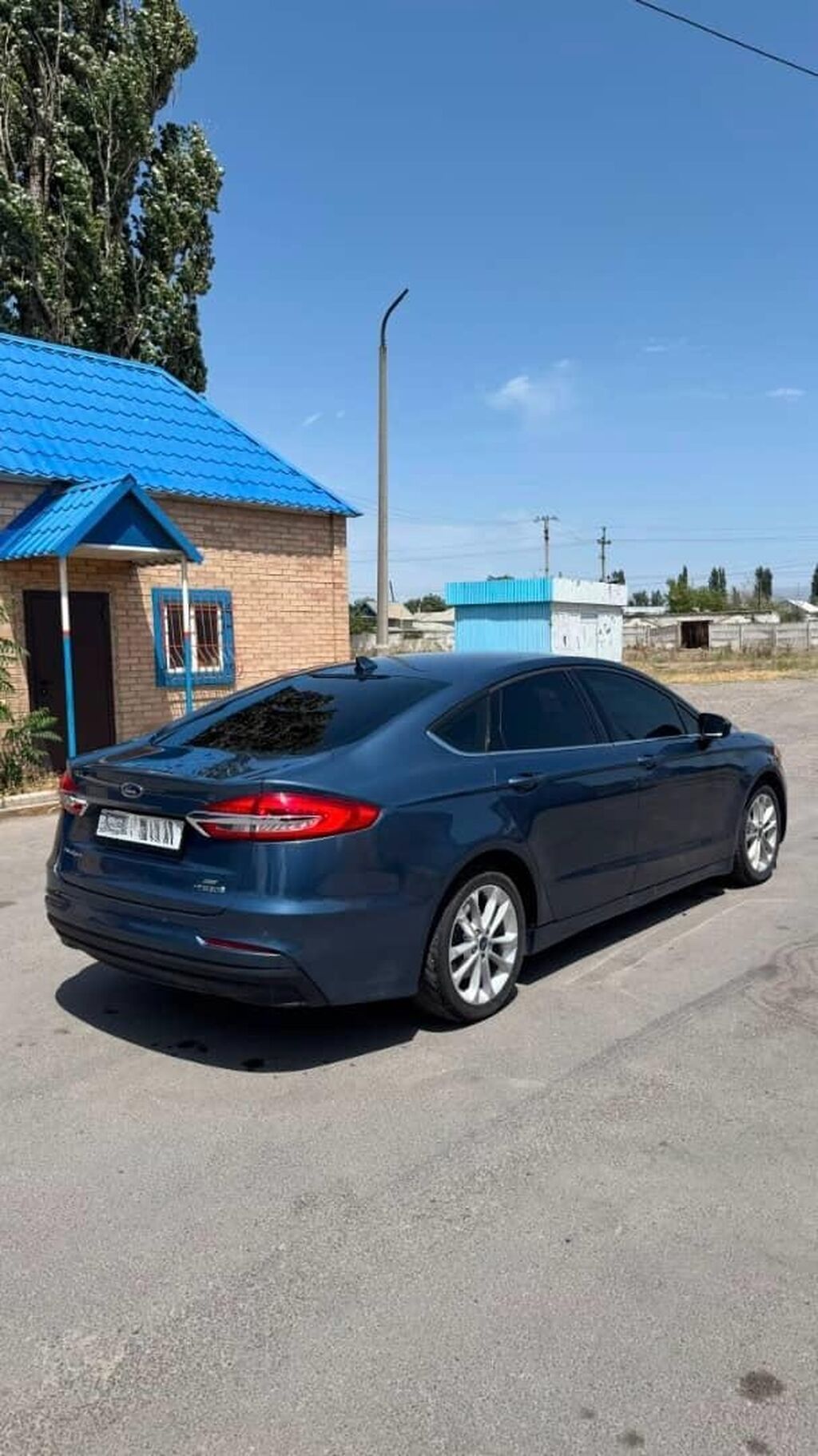 Ford Fusion: 2018 г., 2 л, Автомат, Гибрид, Седан: фото 2
