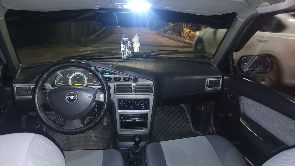Daewoo Nexia: 2008 г., 1.6 л, Механика, Бензин, Седан: фото 5