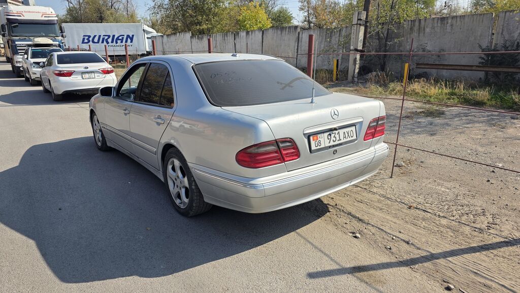 Mercedes-Benz E-Class: 2000 г., 2 л, Автомат, Бензин, Седан: фото 2
