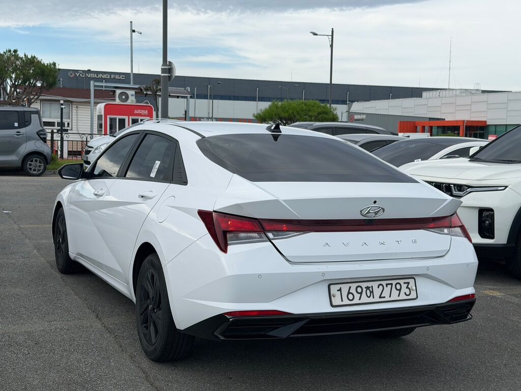 Hyundai Avante: 2022 г., 1.6 л, Автомат, Бензин, Седан: фото 2