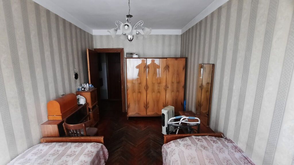 Bakı, Yasamal, 4 otaqlı, Köhnə tikili, m. İnşaatçılar, 120 kv. m