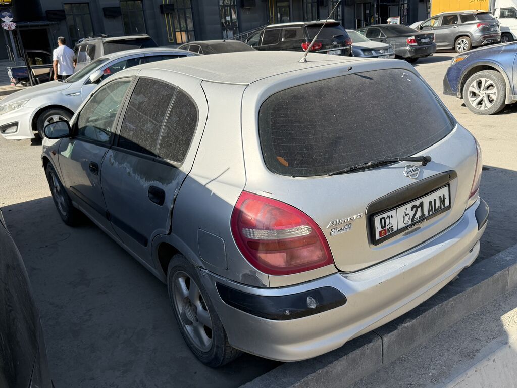 Nissan Almera: 2002 г., 1.5 л, Механика, Бензин, Хэтчбэк: фото 2
