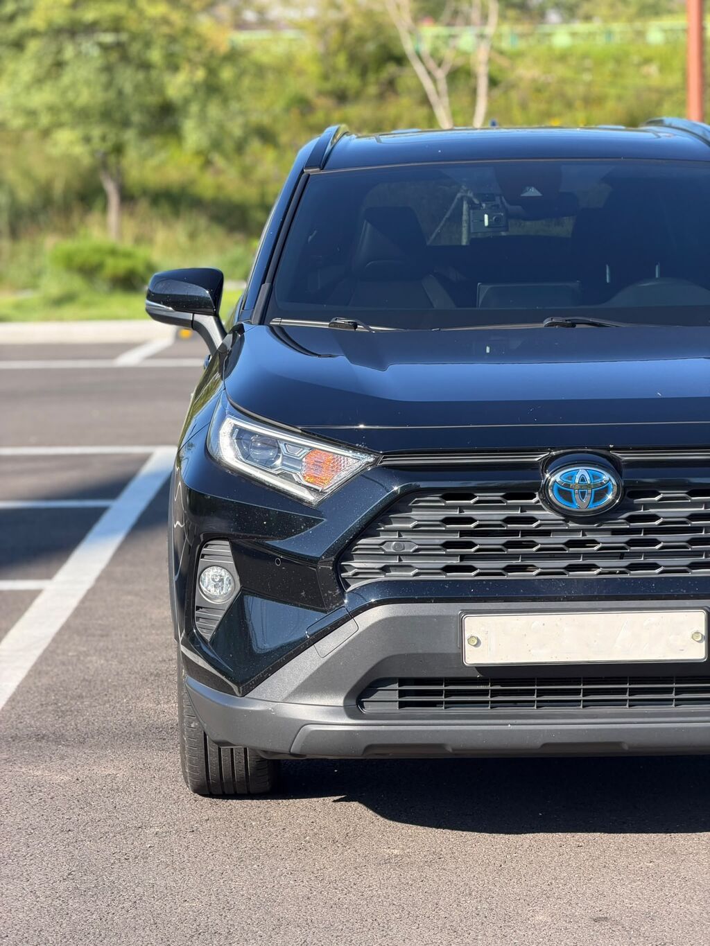 Toyota RAV4: 2021 г., 2.5 л, Автомат, Гибрид, Внедорожник: фото 6