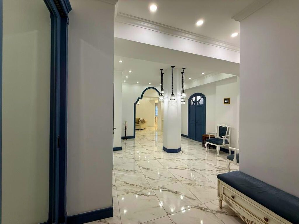 2 комнаты, 126 м², Золотой квадрат Элитка, 7 этаж, Дизайнерский ремонт: фото 3