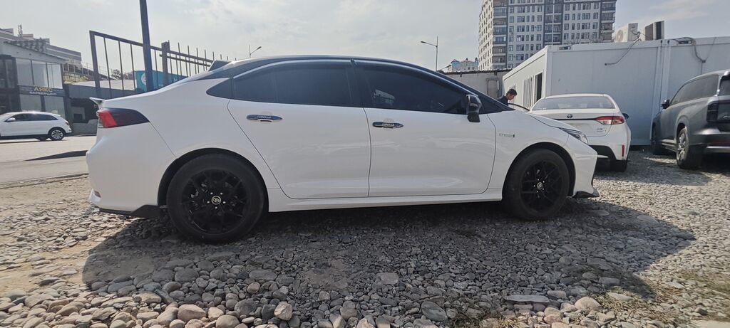 Toyota Corolla: 2021 г., 1.8 л, Робот, Гибрид, Седан: фото 4