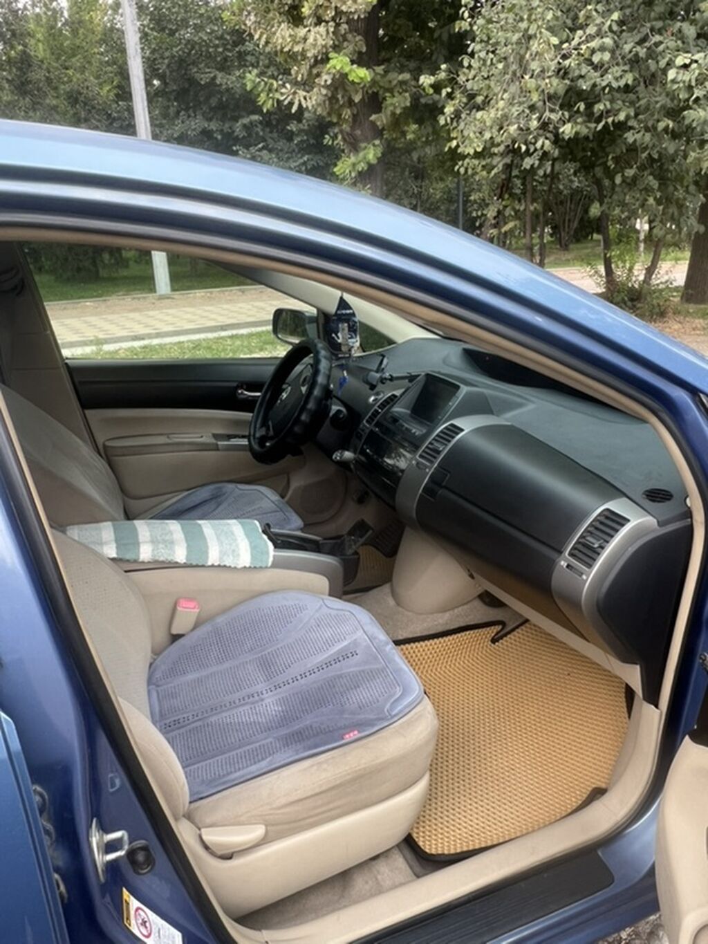 Toyota Prius: 2005 г., 1.5 л, Автомат, Гибрид, Хэтчбэк: фото 8