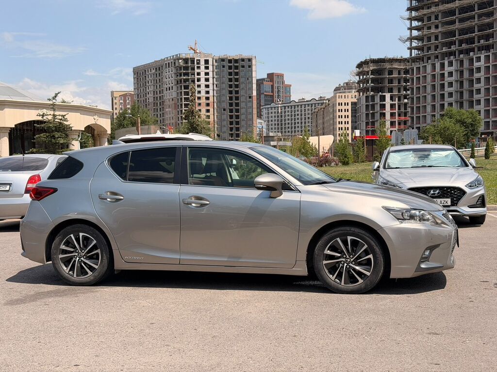 Lexus CT: 2019 г., 1.8 л, Автомат, Гибрид, Хэтчбэк: фото 3