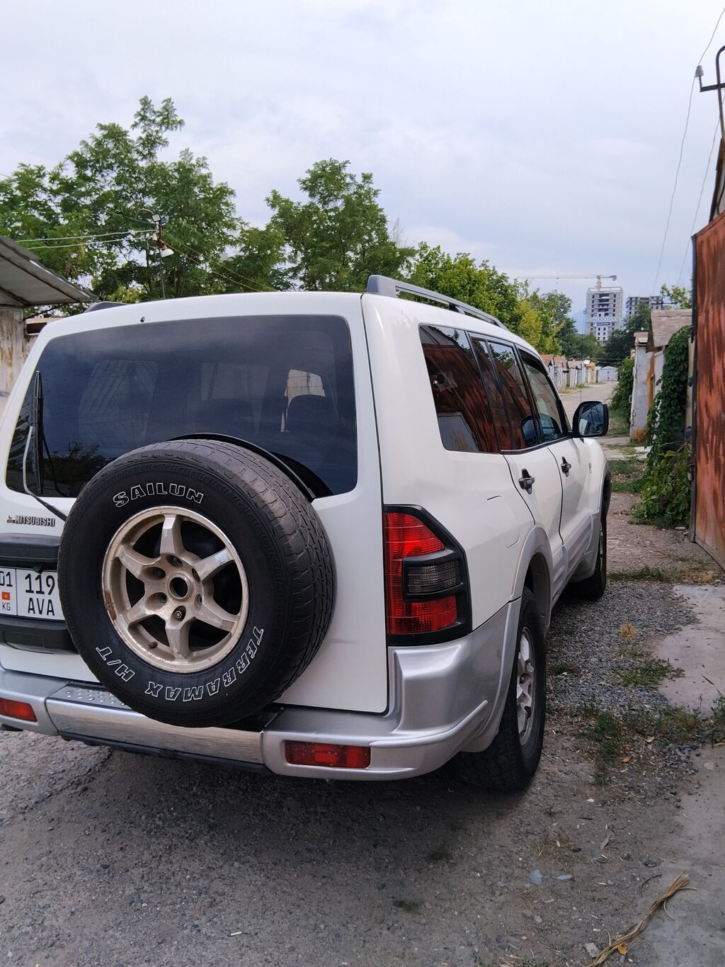 Mitsubishi Montero: 2001 г., 3.5 л, Автомат, Бензин, Внедорожник: фото 2