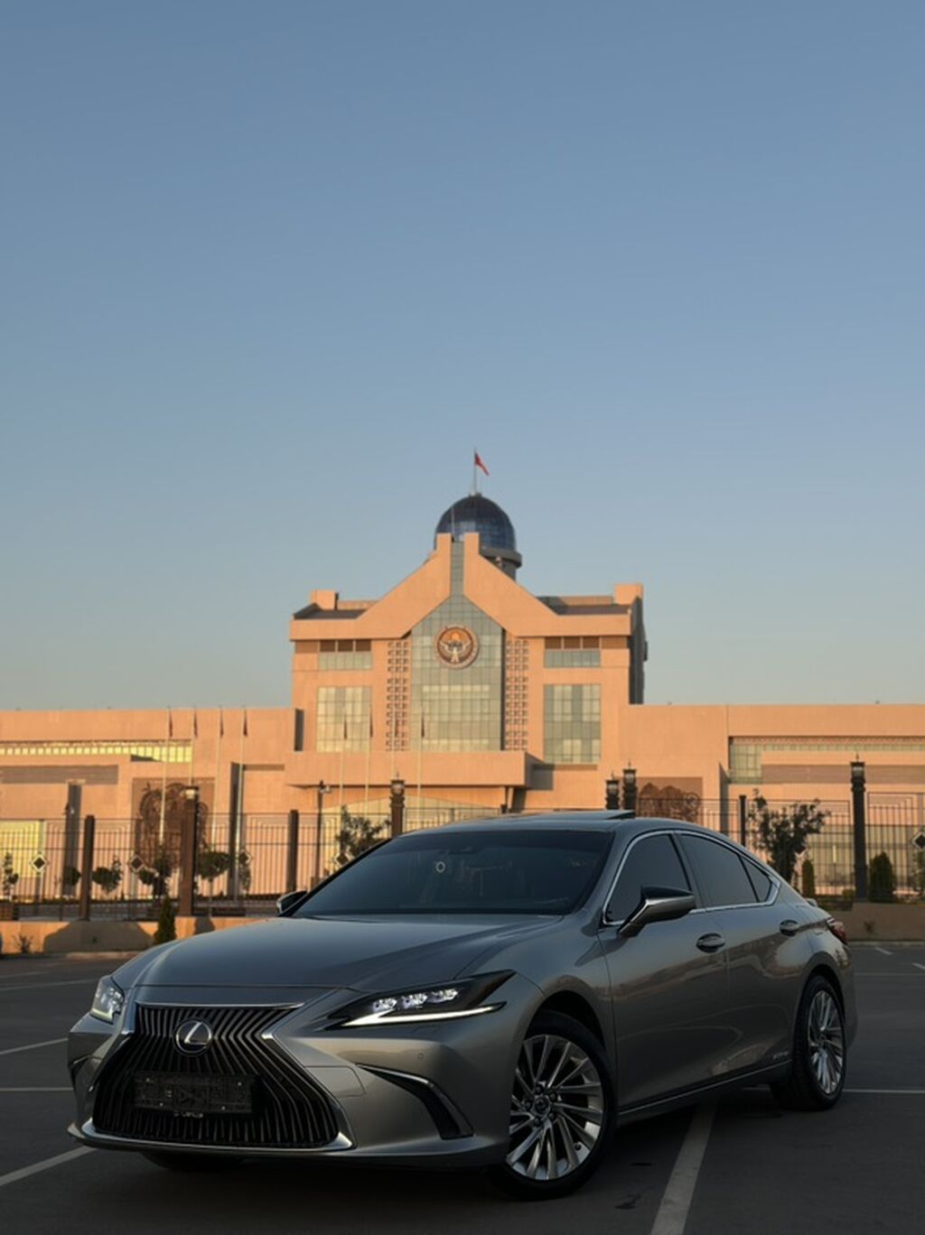 Lexus ES: 2021 г., 2.5 л, Автомат, Гибрид, Седан: фото 3
